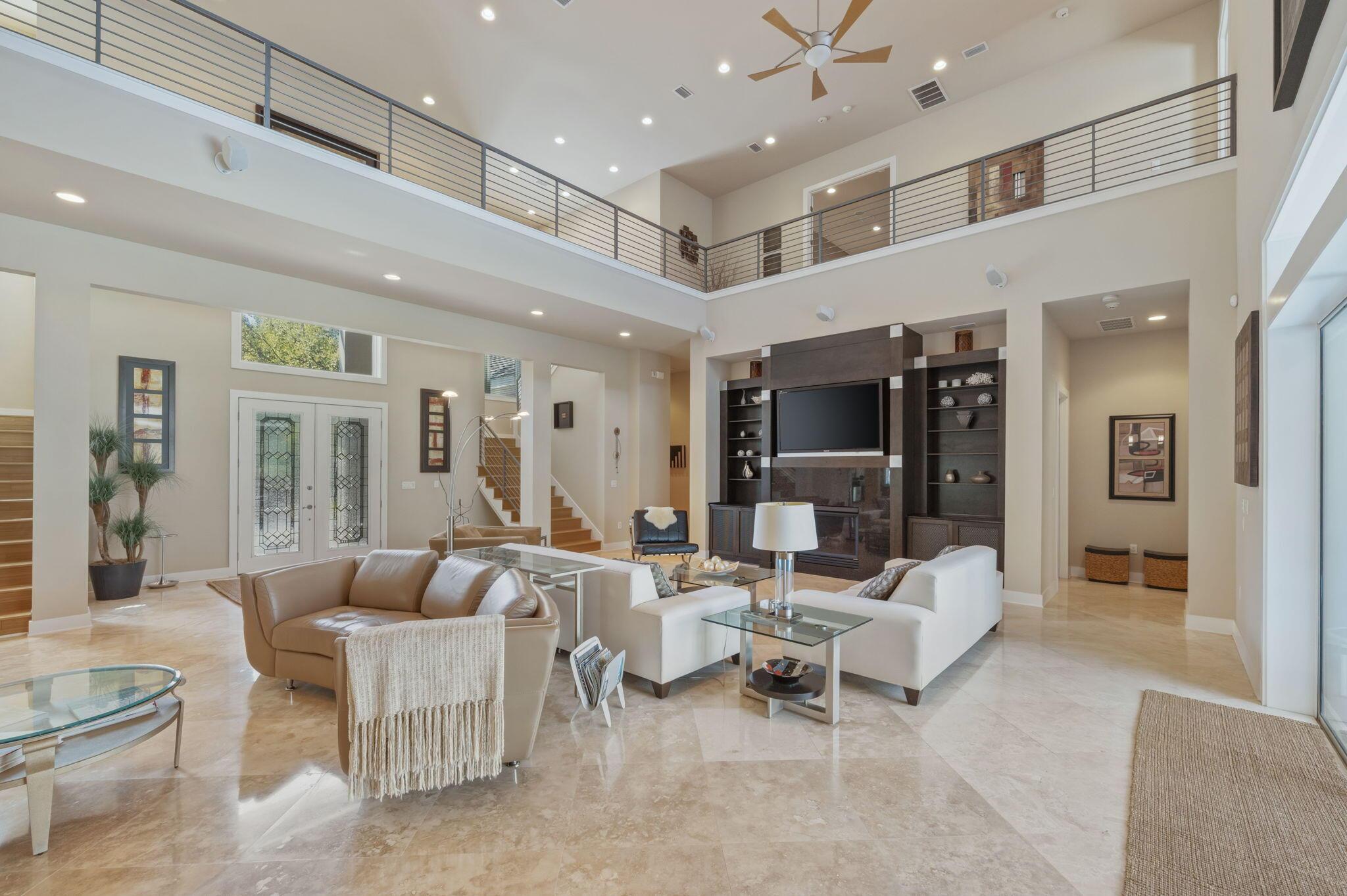 Image 3: Grand Room