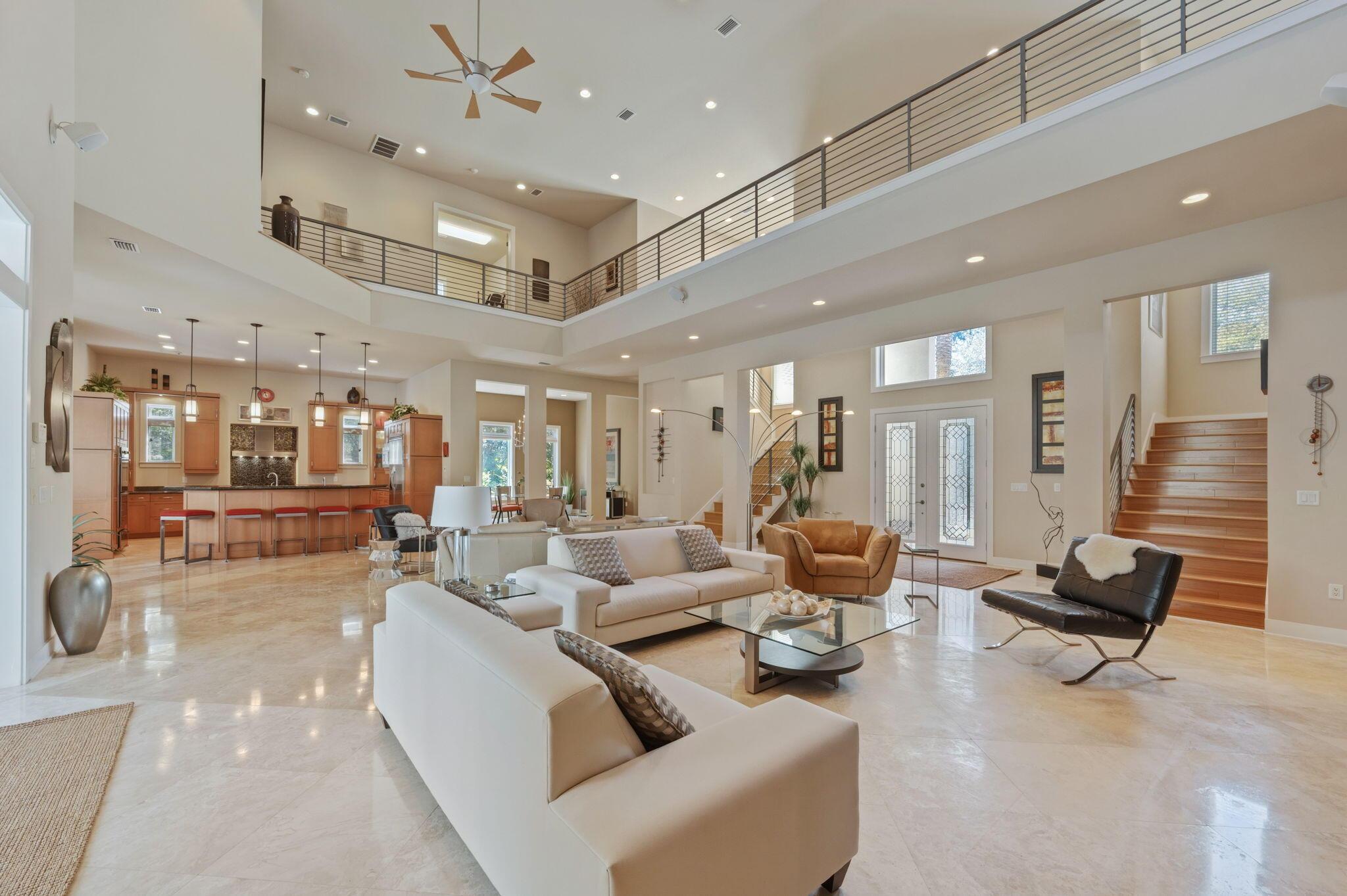Image 4: Grand Room