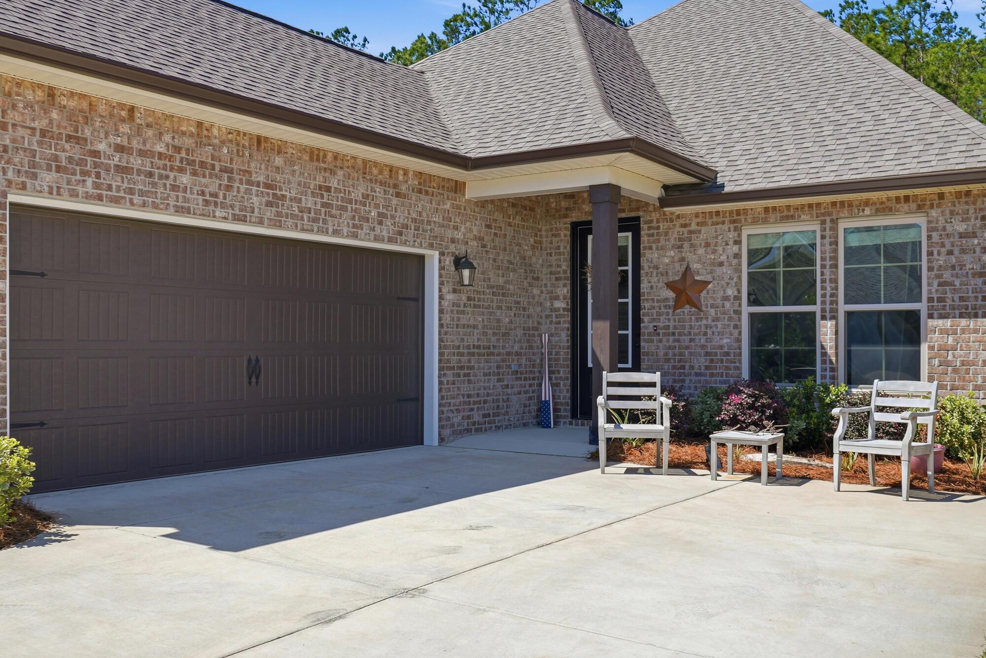 Image 2: Front E - Close Up - 62 Brilliance Blvd