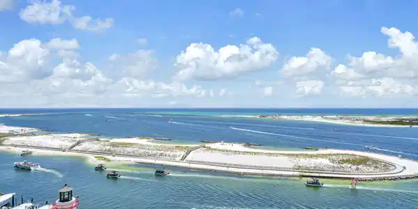 Image 3: View of Harbor & Gulf from your balcony!