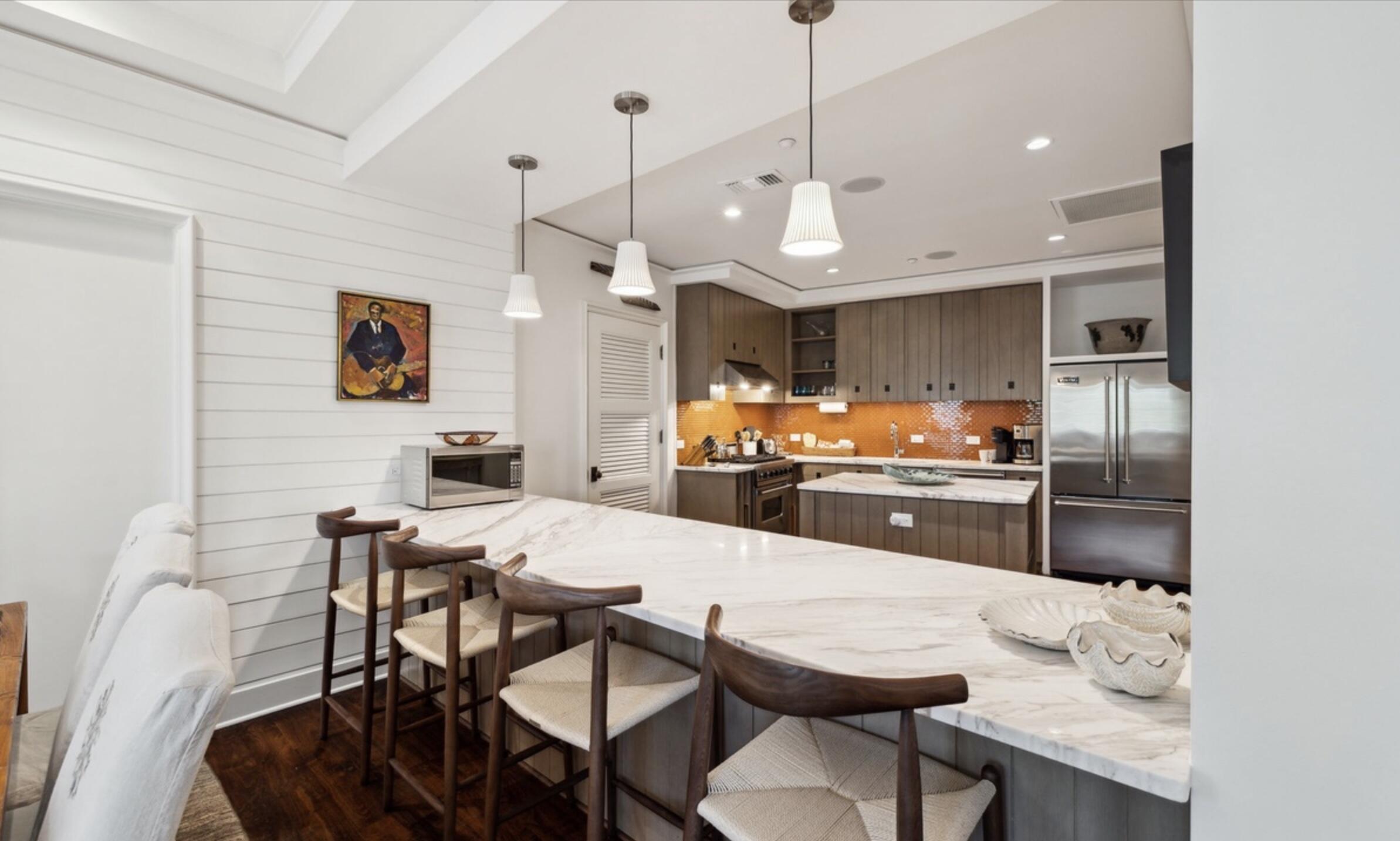 Image 4: EATING AREA KITCHEN