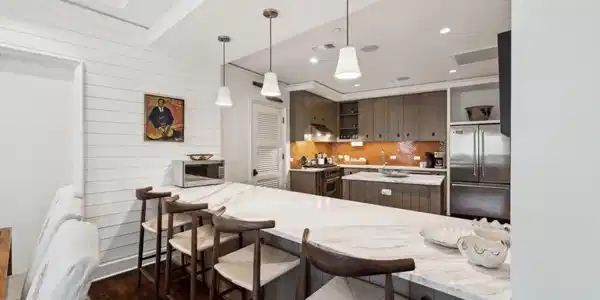 Image 4: EATING AREA KITCHEN