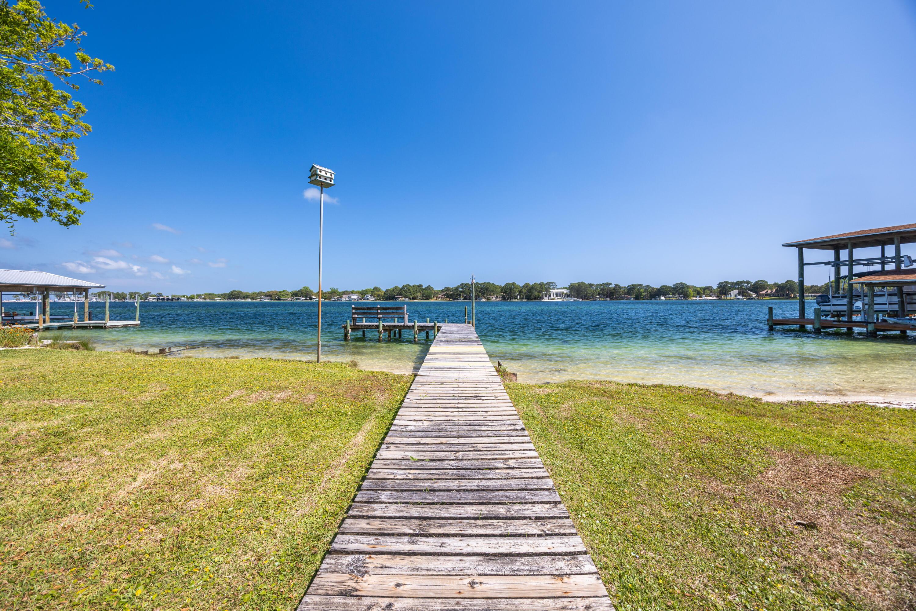 Image 3: 239 Beachview Dr NE-36
