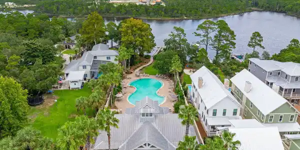 Image 3: 50-79 Grande Pointe Dr S-13
