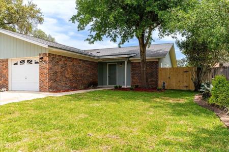 90 Catamaran Lane