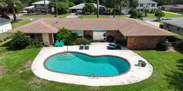 90 Country Club Road