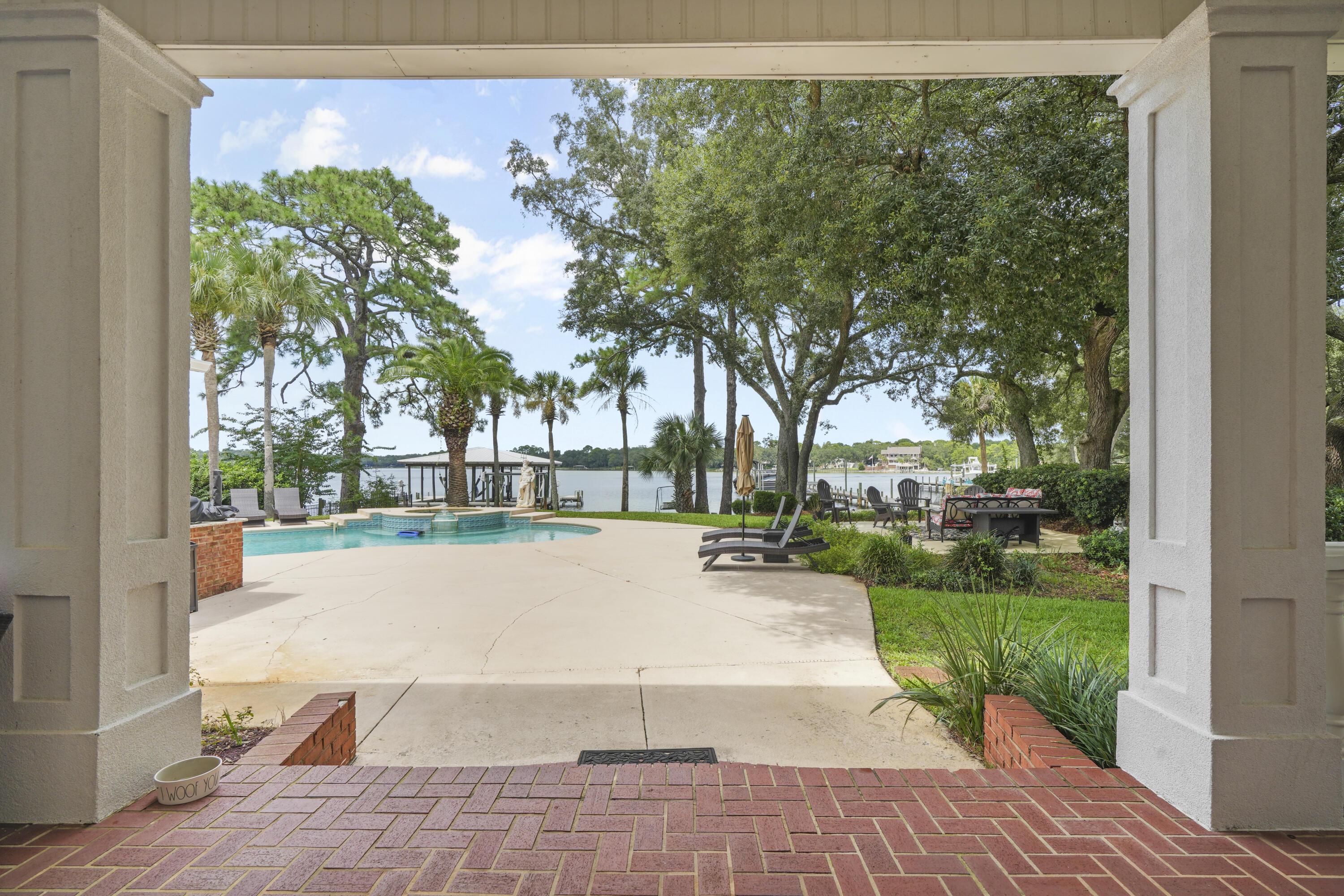 Image 3: Back Porch