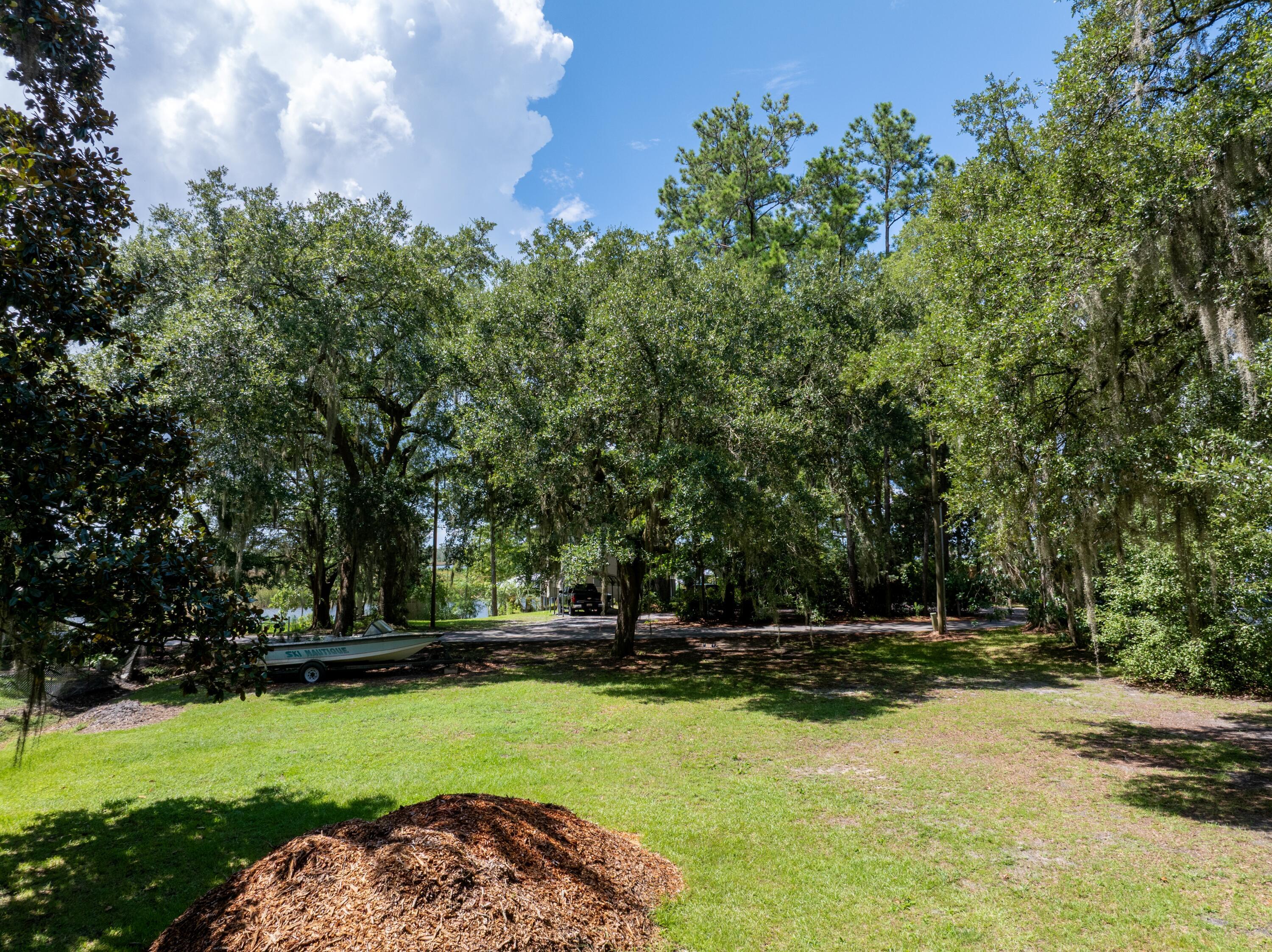 Image 3: Lot 2 -3 from back