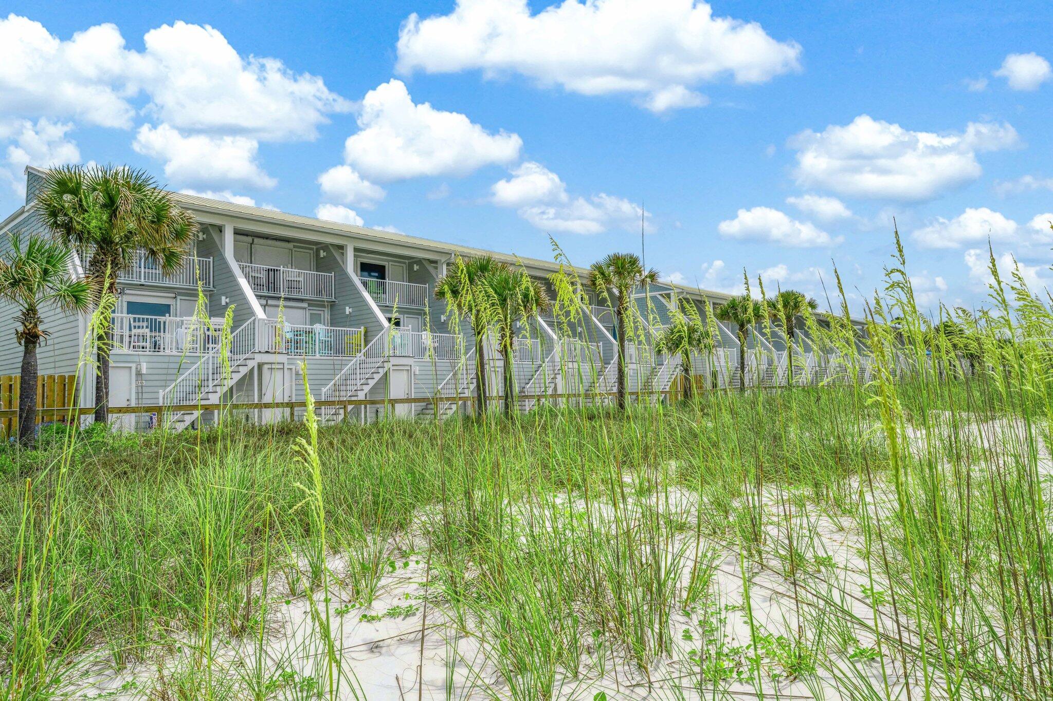 Image 4: Gulf side of unit