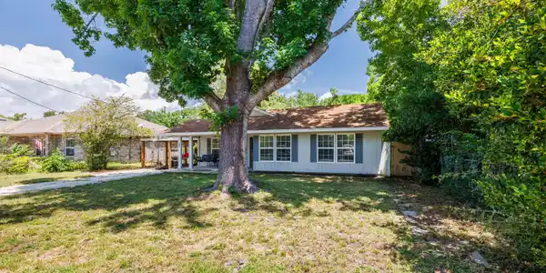Image 3: 209 Michael Ave-3
