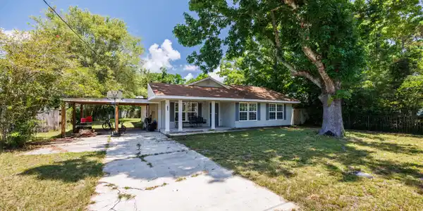 Image 4: 209 Michael Ave-4