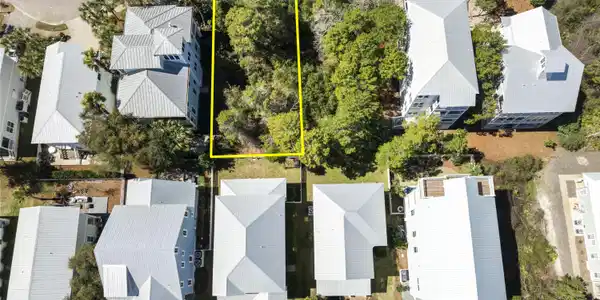 Image 2: 0.10 Acres