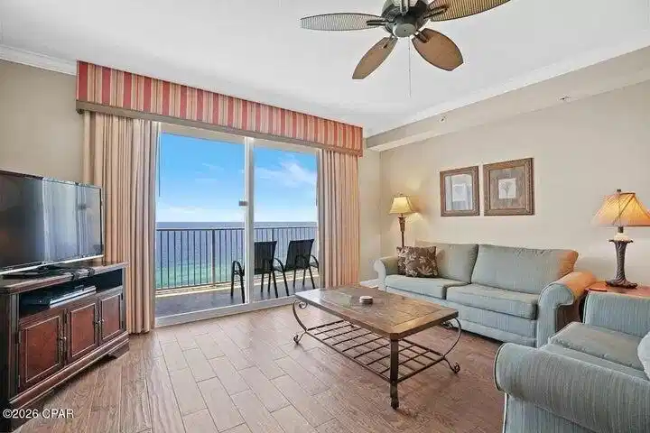 Image 1: Living room