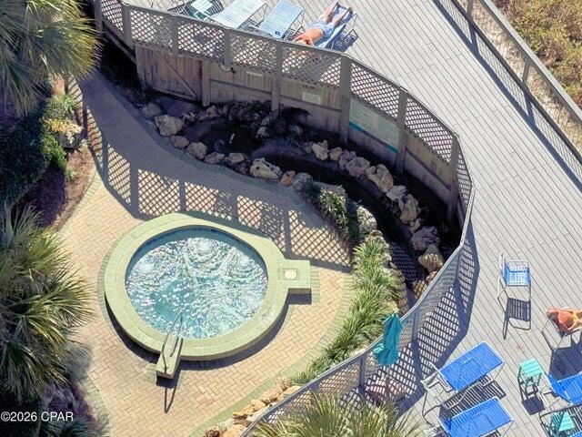 Image 3: Bubbly Hot Tub - Tower 2