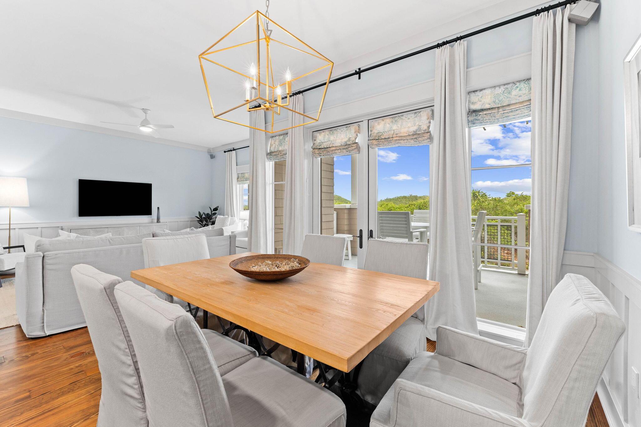 Image 4: Dining Area