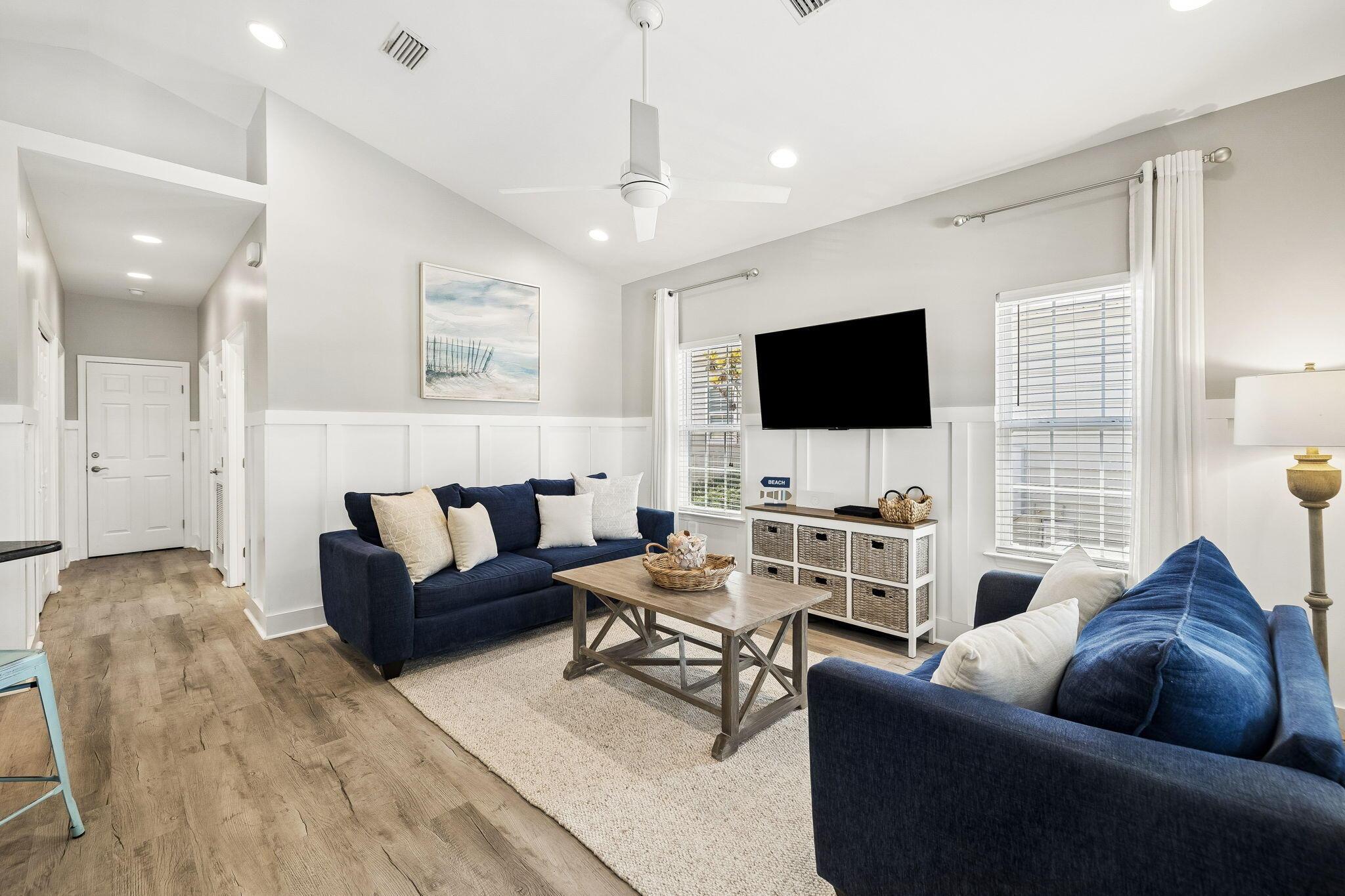 Image 3: Living Room