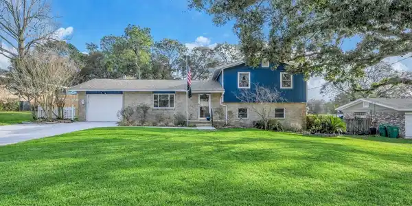 27 Magnolia Avenue
