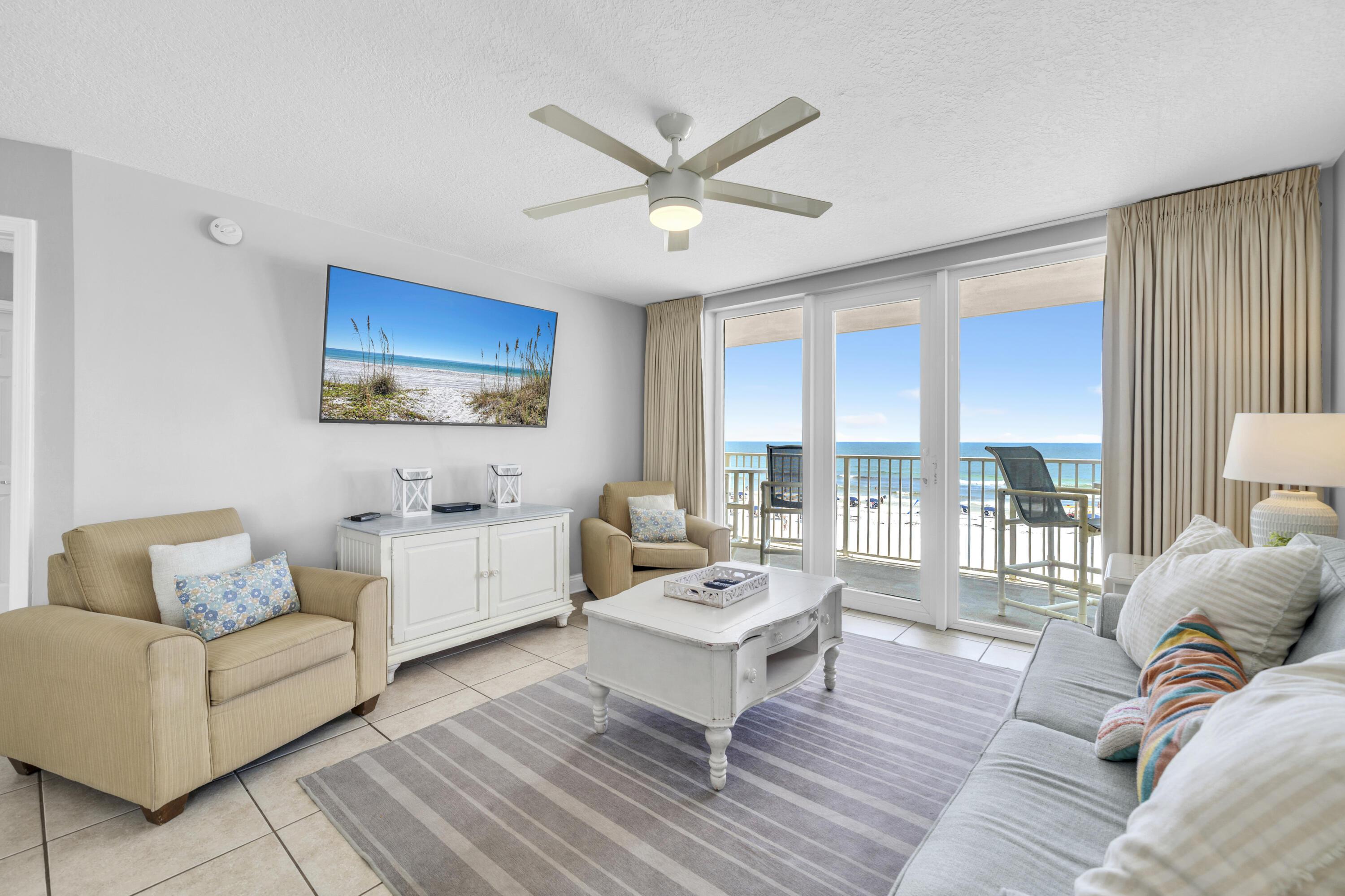 Image 4: Living Room