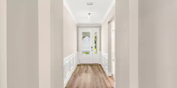 Image 4: Entry