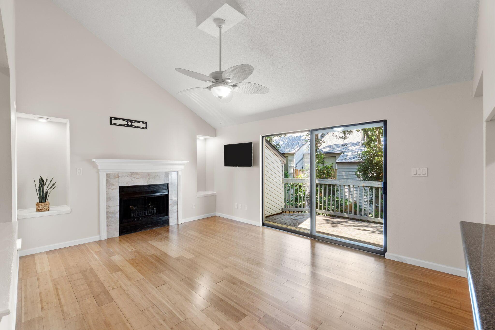 Image 2: Living room