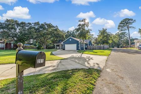 201 Bahia Vista Drive