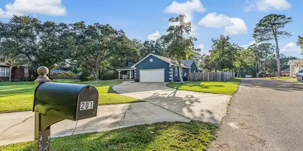 201 Bahia Vista Drive