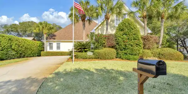419 Pelican Circle