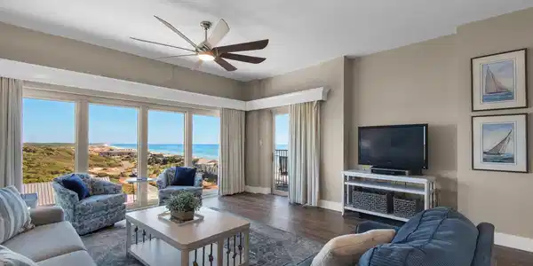 Image 3: Living Rm, view 1