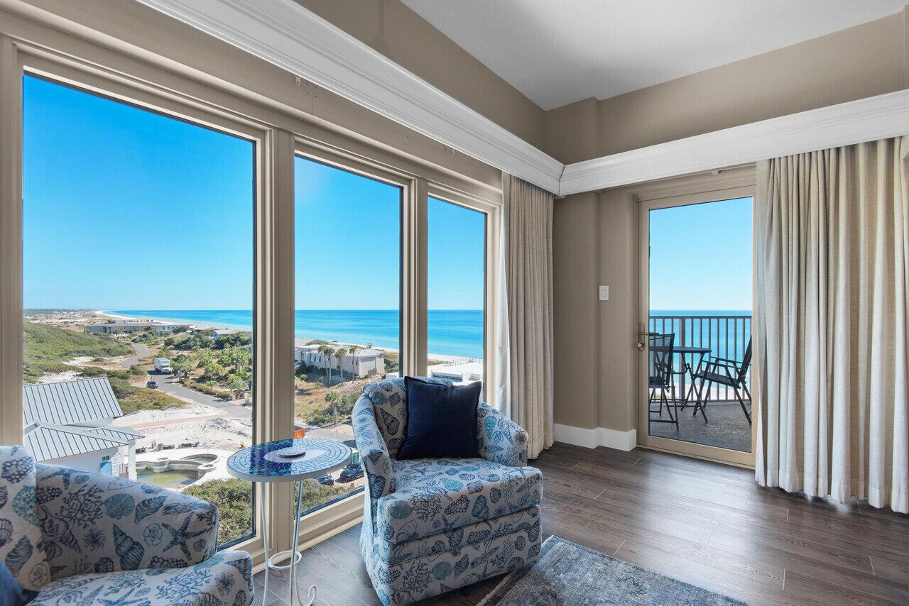 Image 4: Living Rm, view 4 to Balcony
