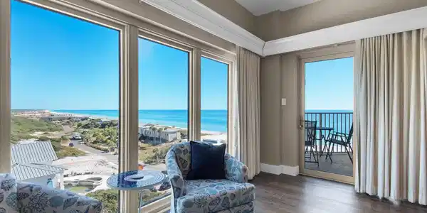 Image 4: Living Rm, view 4 to Balcony