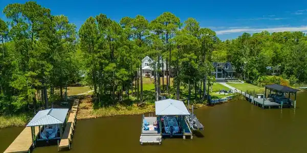 103 W Bayou Forest Drive