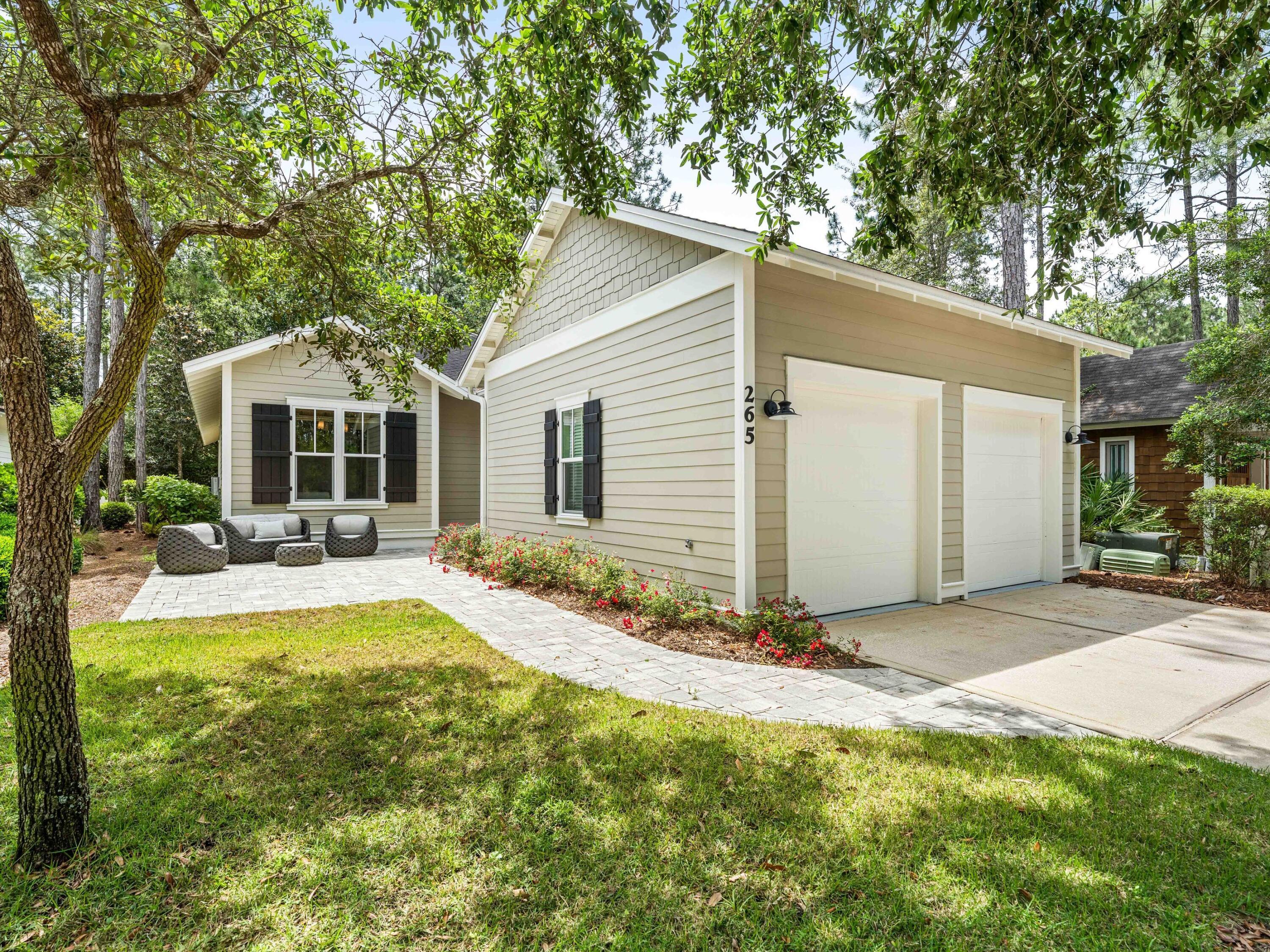 Image 3: 265 Artesian Way