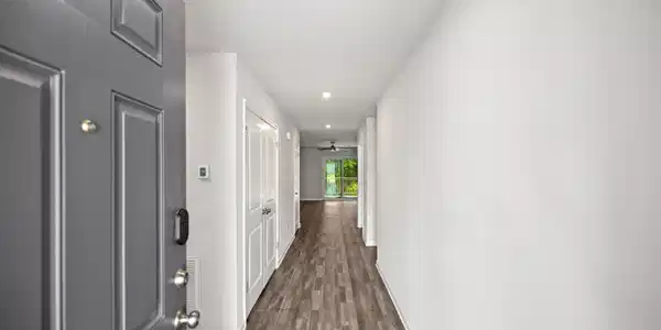 Image 3: Entrance to Foyer
