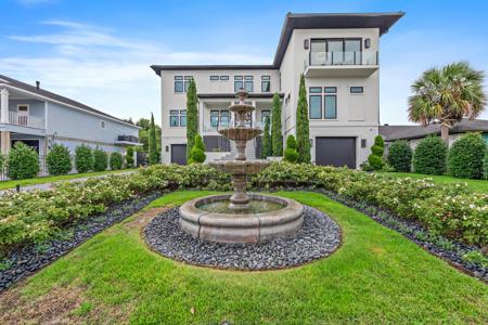 3348 Edgewater Drive