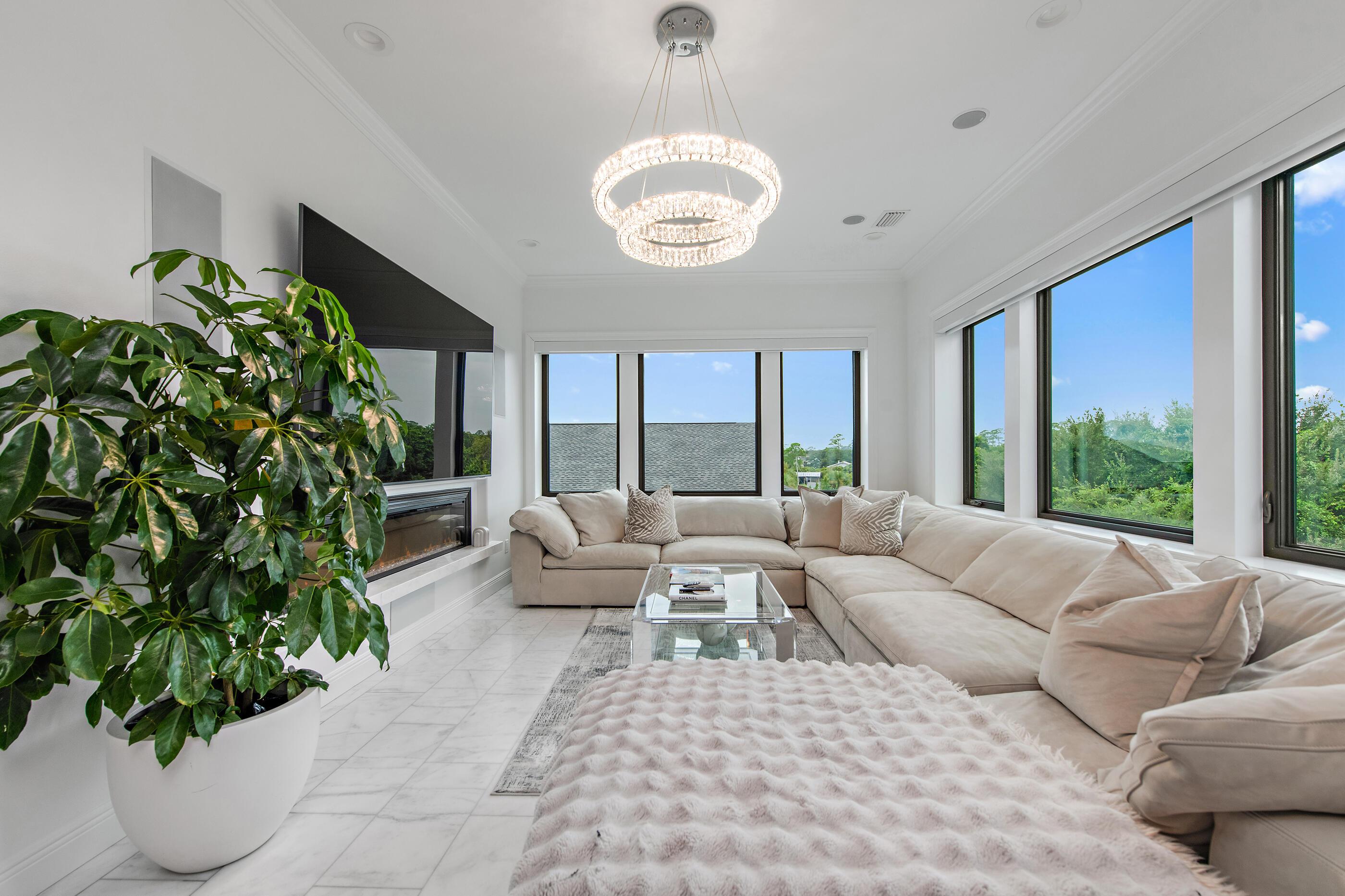 Image 3: Edgewater-1-3