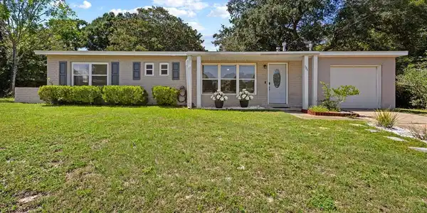 125 W Terry Circle