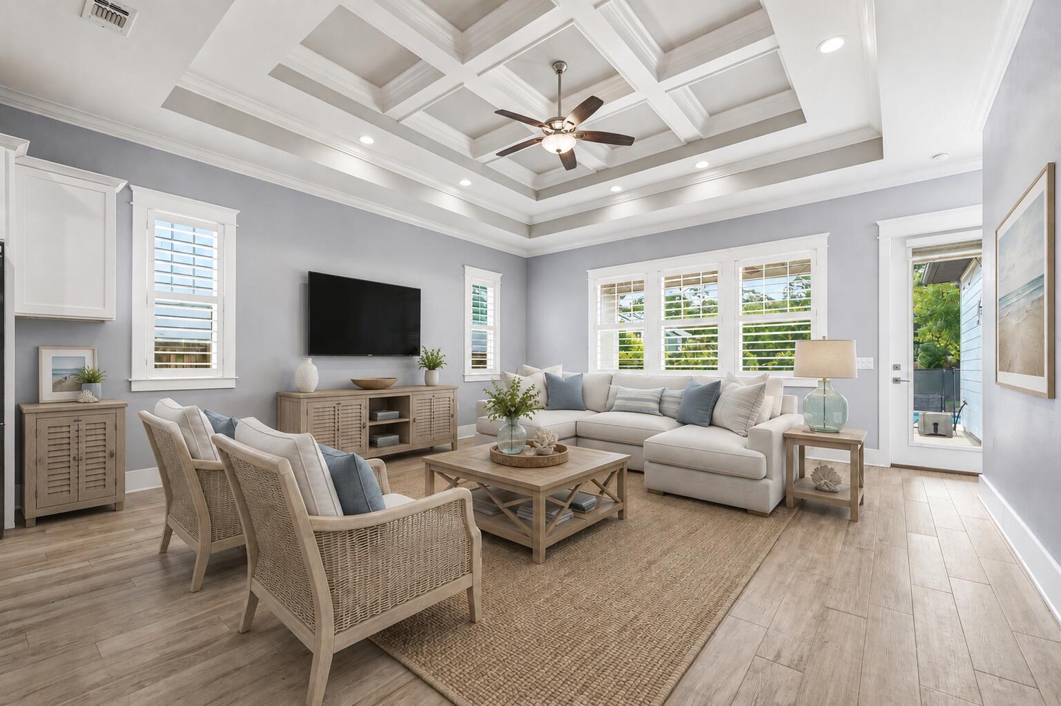 Image 4: Living Room