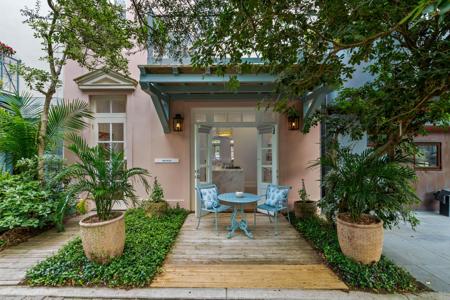 307 E Ruskin Place
