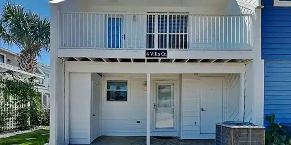 4 Villa Court