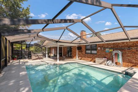 2008 Plumosa Palm Drive