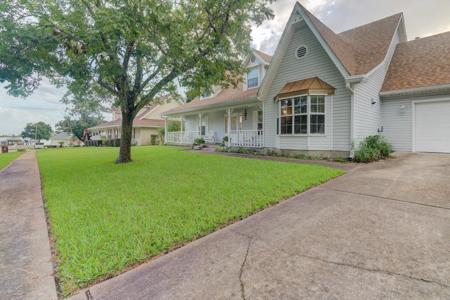 7 Sleepy Hollow Drive