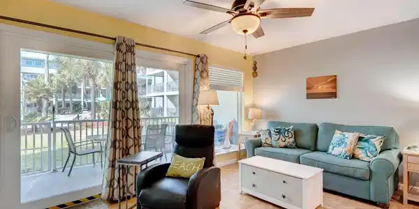 Image 3: Living Room