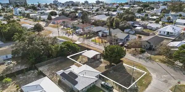 Image 3: 21825 Marlin Ave