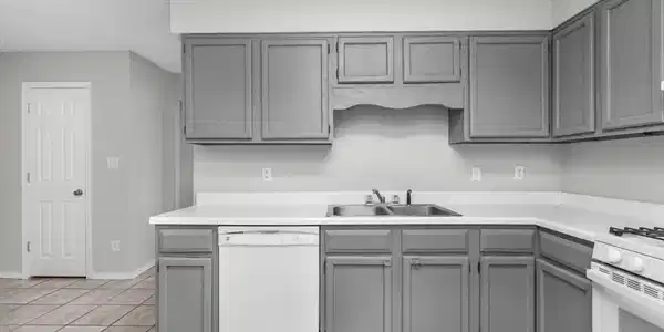 Image 3: Kitchen2