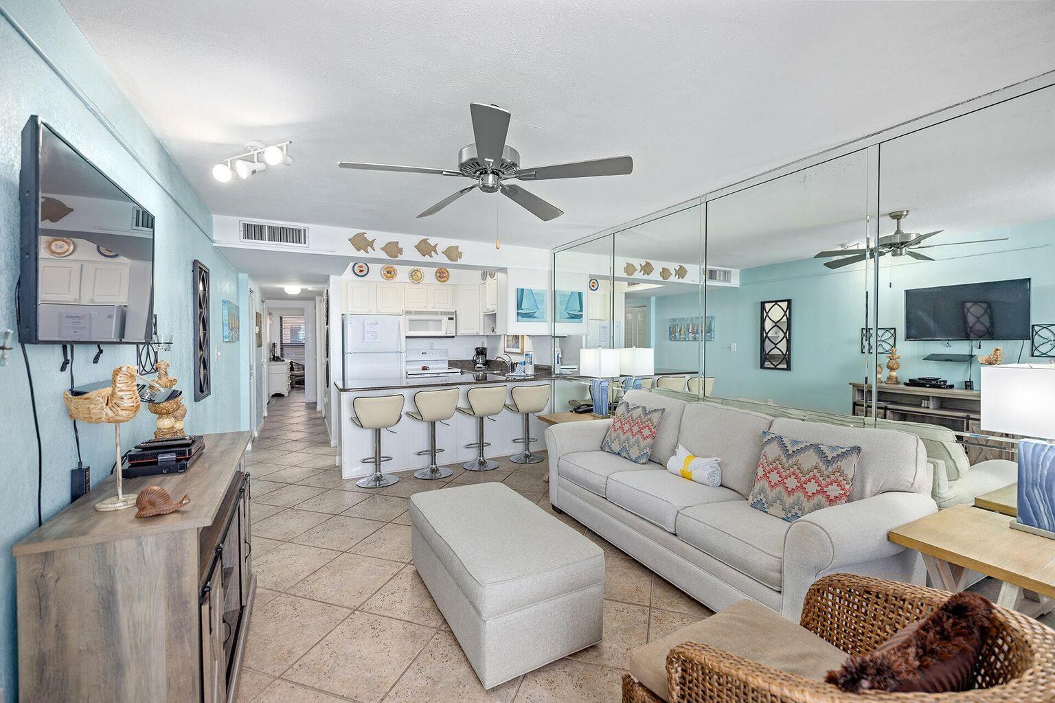 Image 3: living to kitchen