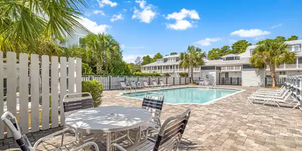 Image 4: 4923 E Hwy 30A C103 Pool-1