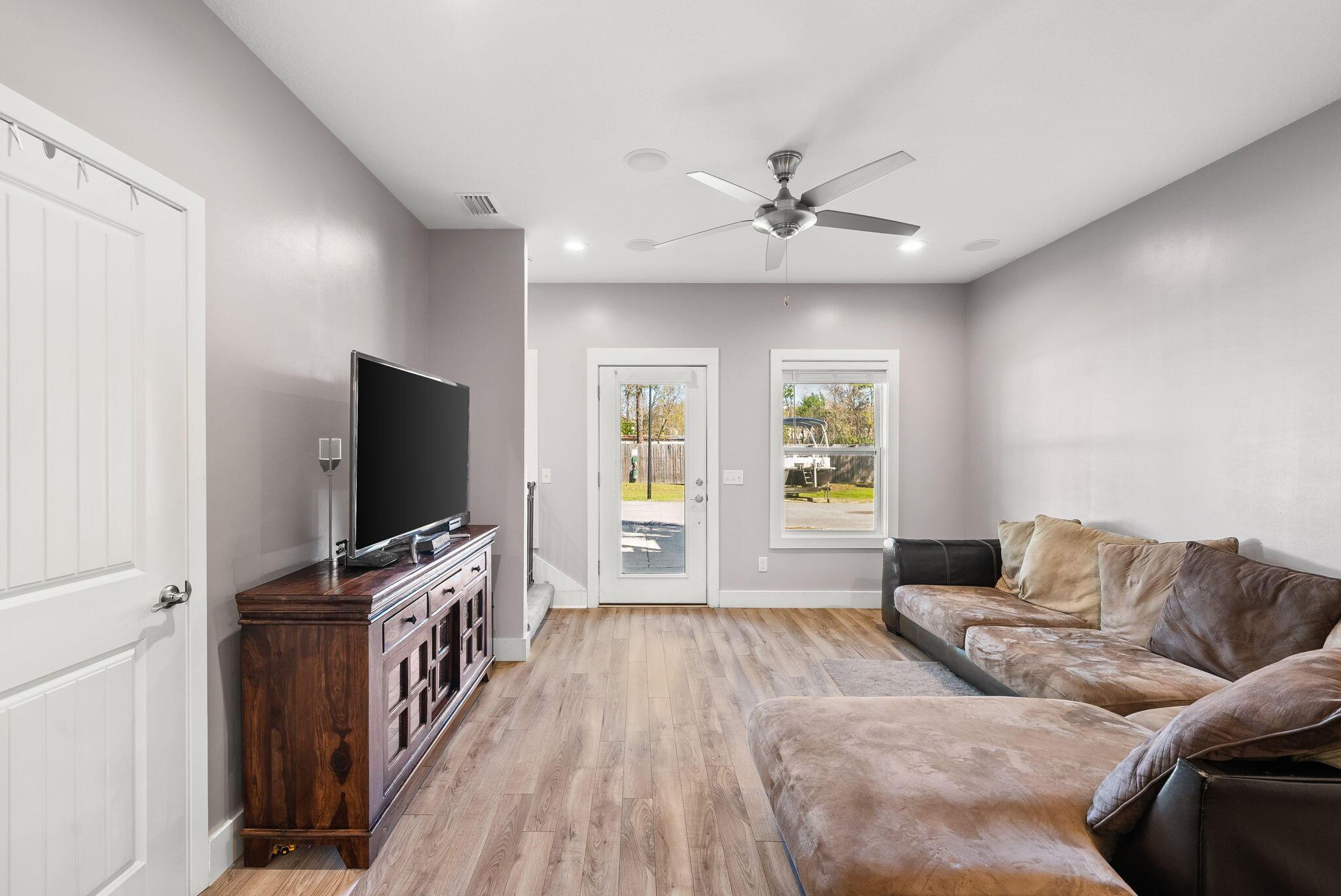 Image 4: 4-web-or-mls-8617 Marlin Pl -04