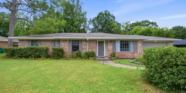 8 Poplar Avenue
