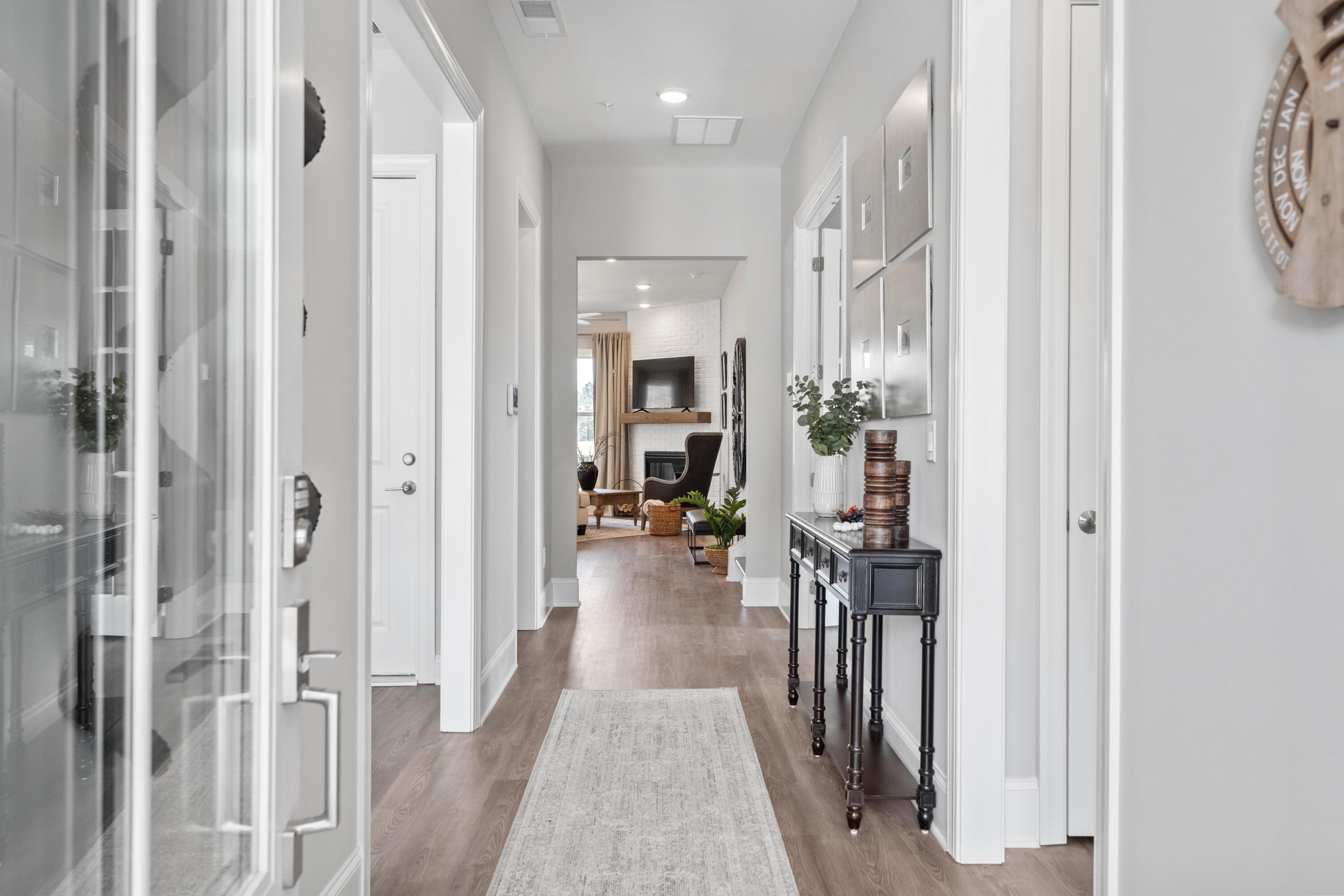 Image 3: Foyer
