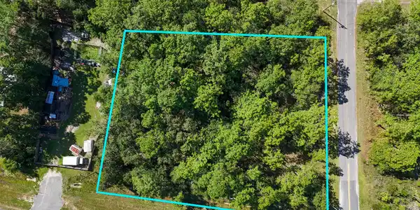 Image 2: Prime Commercial Lot